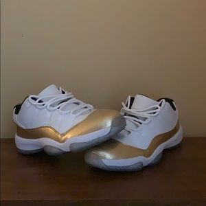 AIR JORDAN RETRO LOW CLOSING